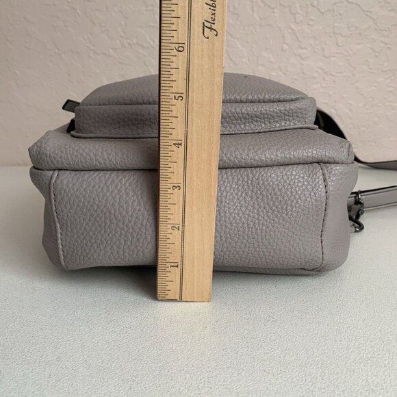 Tutilo‎ Medium Backpack Gray Taupe Multiple Pockets Pebbled Finish Zip Strap
